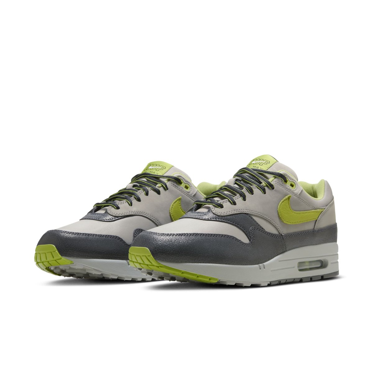 EldenMonitors's tweet photo. 🔥 Busy week 🔥

YEEZY RESTOCKS on @adidas - 10th and so on
Jordan 3 Nina Chanel on https://t.co/fD2xZbMvF6 - 6/13
KD product pack @Nike and others- 6/14
Stone Island on @newbalance  - 6/14
Huf Air Max 1 on @hufworldwide  Site - 6/15
Oxidized Green 4 on @Nike  and retailers - 6/15
Inter Miami x Adidas on @adidas - 6/15

and this isnt even all of it