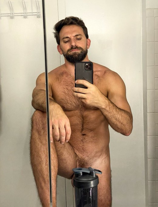 Drink your milk boy 🥛 https://t.co/c22LbI3KKN