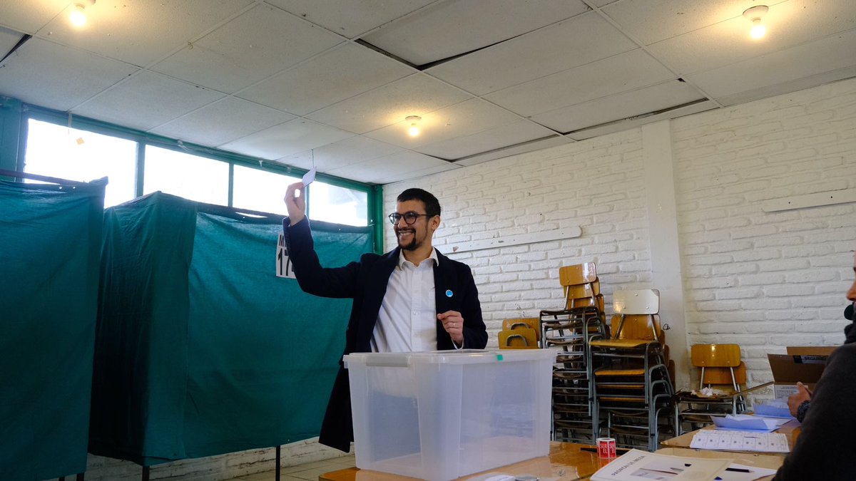 MiguelConcha's tweet photo. Hoy votamos con mucha esperanza y alegría para darle un nuevo impulso a nuestra querida Peñalolén.

La invitación es a cada vecino y vecina que participe de esta jornada de primarias para elegir al futuro alcalde de Peñalolén

Que sea una jornada histórica 💚💚 https://t.co/NjCNRrcQ8I