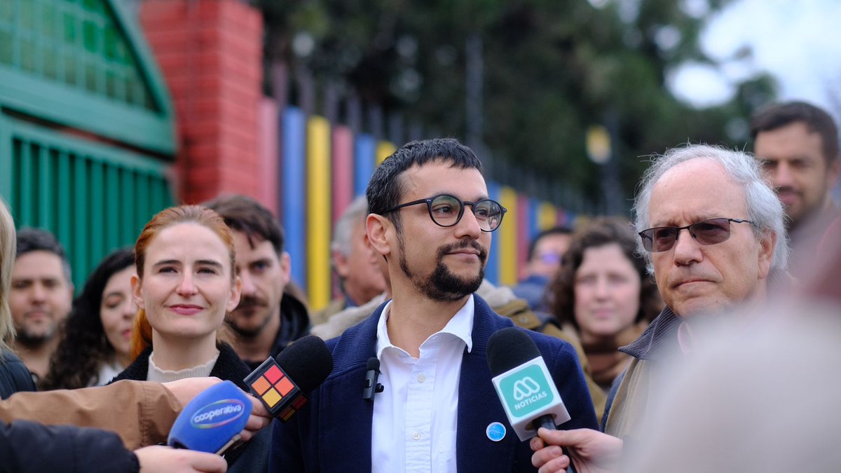 MiguelConcha's tweet photo. Hoy votamos con mucha esperanza y alegría para darle un nuevo impulso a nuestra querida Peñalolén.

La invitación es a cada vecino y vecina que participe de esta jornada de primarias para elegir al futuro alcalde de Peñalolén

Que sea una jornada histórica 💚💚 https://t.co/NjCNRrcQ8I