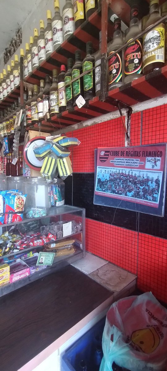 abibehabib's tweet photo. bar do meu Tio Chiquito, o Bar do MENGÃO, aqui em Itaboraí rua Izaura Pantoja (antiga 42), pegando a rua da faculdade e subindo chega rapidinho

melhor tio que poderia ter, me ensinou mto de Flamengo, brotem pra dar uma moral https://t.co/Rj1WslFUD7