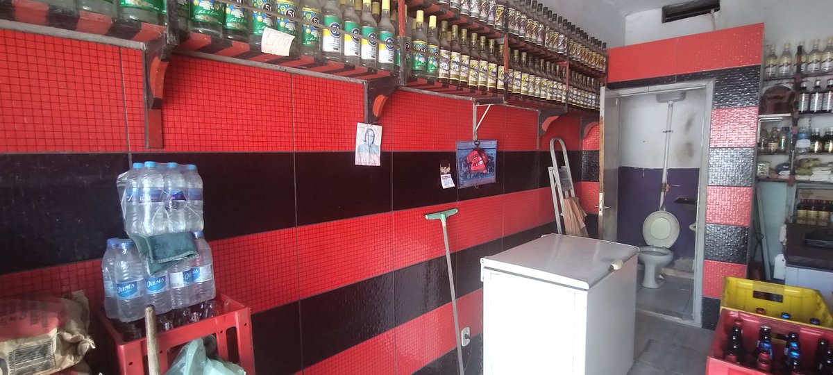 abibehabib's tweet photo. bar do meu Tio Chiquito, o Bar do MENGÃO, aqui em Itaboraí rua Izaura Pantoja (antiga 42), pegando a rua da faculdade e subindo chega rapidinho

melhor tio que poderia ter, me ensinou mto de Flamengo, brotem pra dar uma moral https://t.co/Rj1WslFUD7