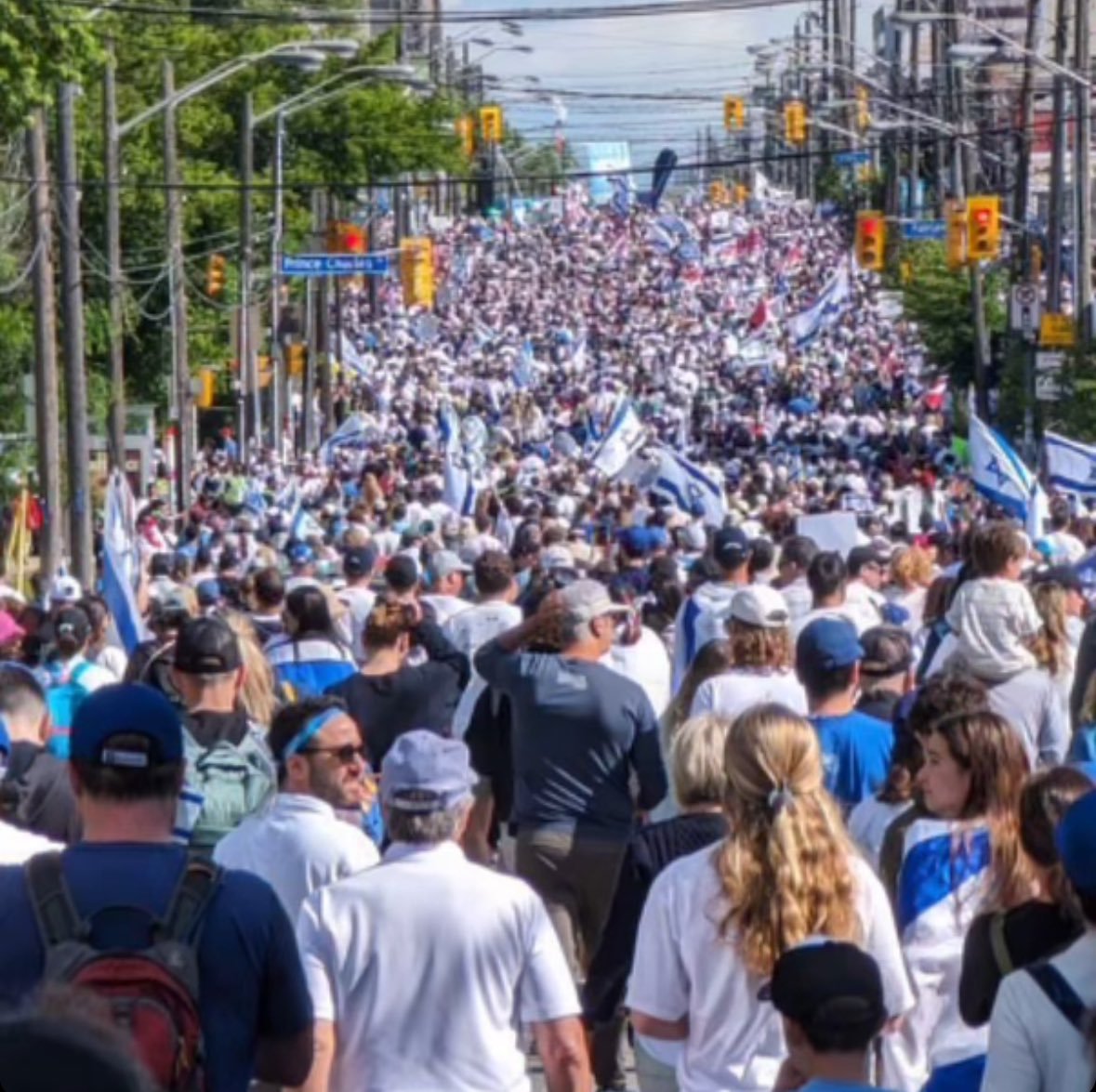 VividProwess's tweet image. 50,000 Canadians (!) rally in Toronto to show unwavering support for Israel. 🇨🇦💙🇮🇱