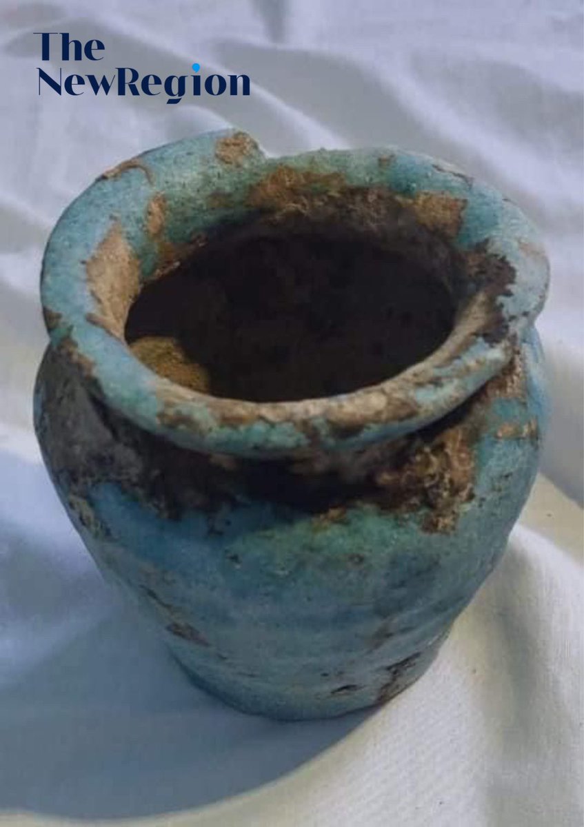 thenewregion's tweet photo. Antiquities protection units in Al-#Diwaniyah discovered two ancient pottery jars on Sunday, from different historical periods during inspections at the #Nippur archaeological site in #Afak.
#TheNewRegion https://t.co/rnn14XXcq3