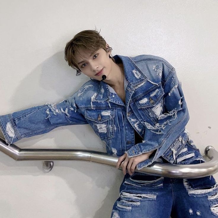 kyeoshuv's tweet photo. happy birthday to the most genuine person ever, my wen junpi ! pls remember that u are very much loved and appreciated. thank you for existing and for being you. i love uuuuu sm my litol meow #junpi ! ๐ฐ https://t.co/9mMFQnN4kF