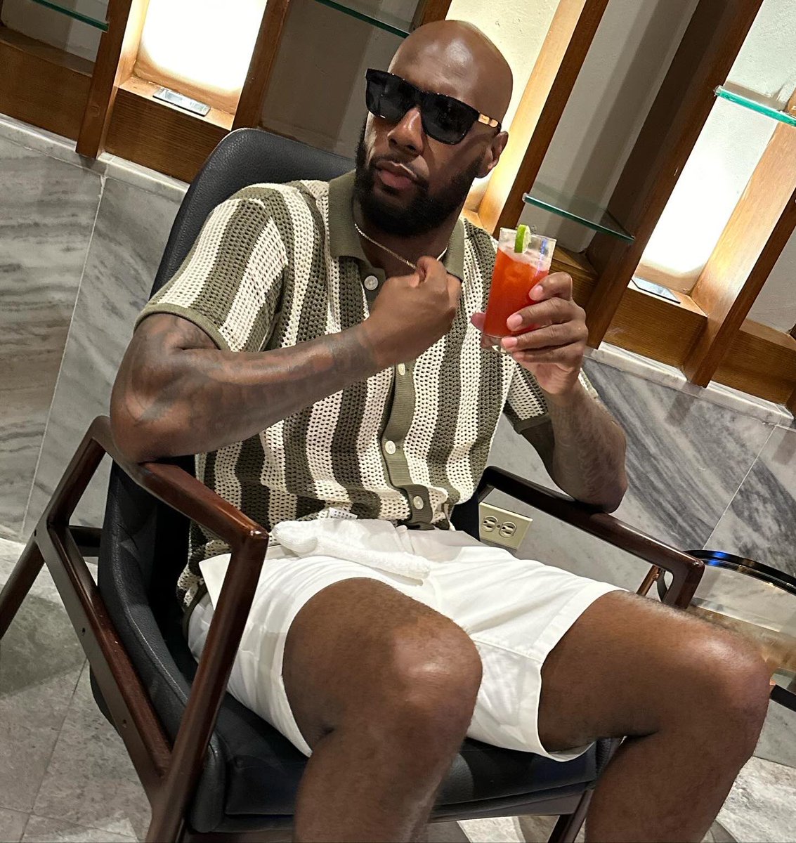 Var23Gadson's tweet photo. Finding my balance in this challenging ass life I endure !!! #RIPMari 🕊️ I’ll never forget you dawg https://t.co/XkCkuxLrLp