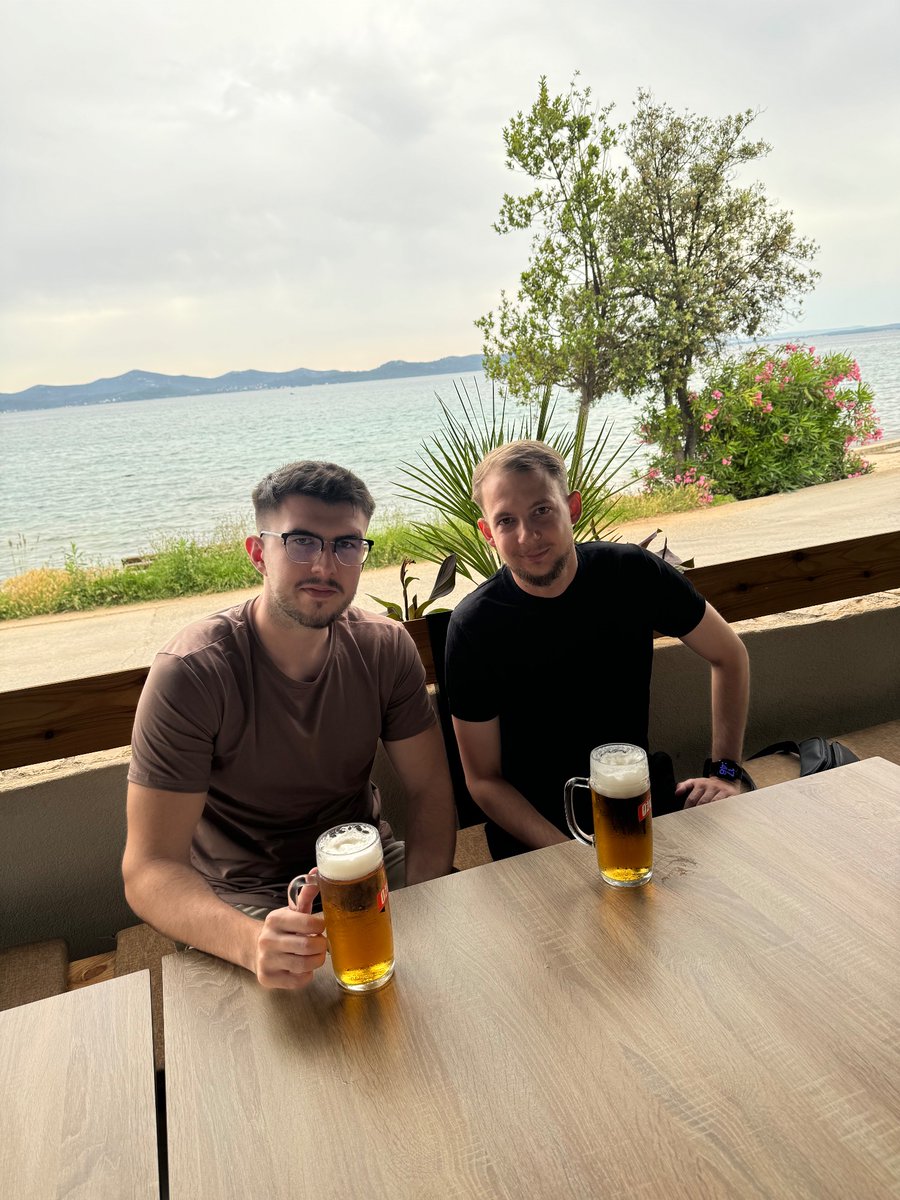 EsportLabor's tweet photo. Úgy megszaladt a Torzsis videónk és a több ezer Patreon feliratkozás, hogy csapatunk egy része le is durrant a nagy vízhez✌🏼
PS: 300 like YT-on az új részen és sorsolunk valami bolondot https://t.co/yhelDf05cI