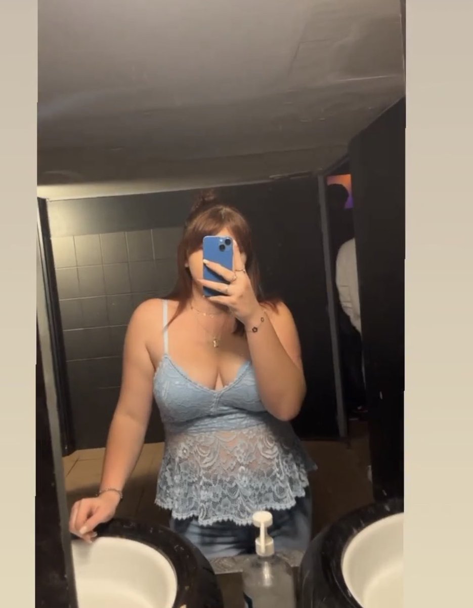 BellyCandyMiam's tweet photo. Viens vite sur snap si tu veux me voir sans habits 🤭

Jellybellycandy ⭐️

Je réserve des sorts bien pire que les insultes et la dépravation aux soumis

#soumis #toutlemonde #paypal #JESUISPAYANTE #Moneyslave #snapchat https://t.co/6nvqnHBKSB