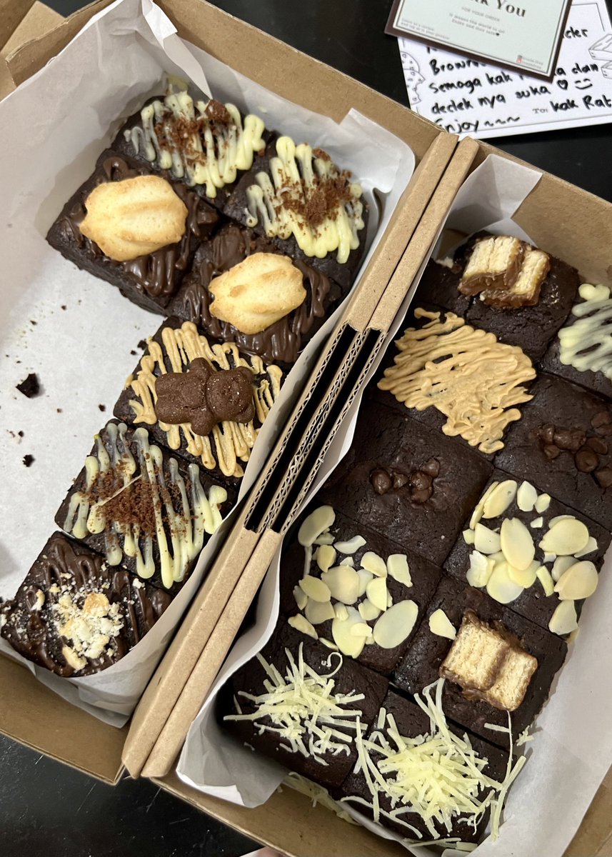 ratnaxw's tweet photo. @FOODFESS2 @froziefroz Tadi lewat tl, langsung order instant soalnya lagi pengen bgt 😆 Sumpah BENERAN ENAK, lembut, manisnya pas, suka!!! 
Sellernya juga baik bgt mau direpotin malem2 🥹❤️ sukses ya! 🫶 @froziefroz https://t.co/pyHomhwPro