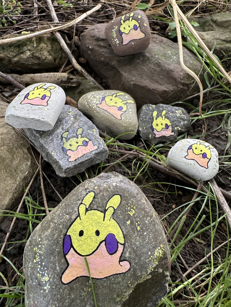 rinfeet's tweet photo. Painted Goomy rocks to hide for #pokemongocommunityday ! https://t.co/Vok7ppKsbF