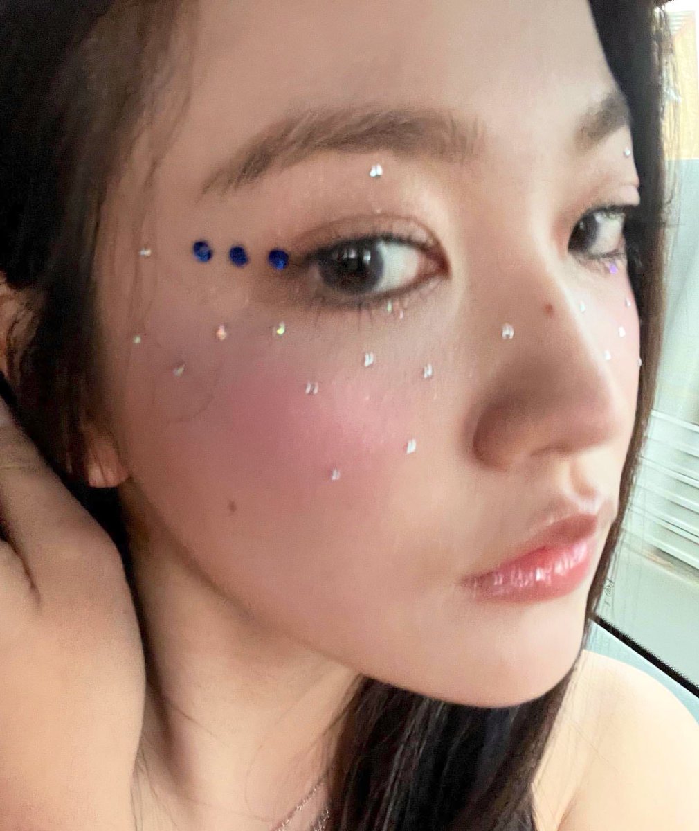 cuteyeripics's tweet photo. ⁎⁺˳✧༚ magical girl ⁎⁺˳✧༚ https://t.co/LgHBka9SrW