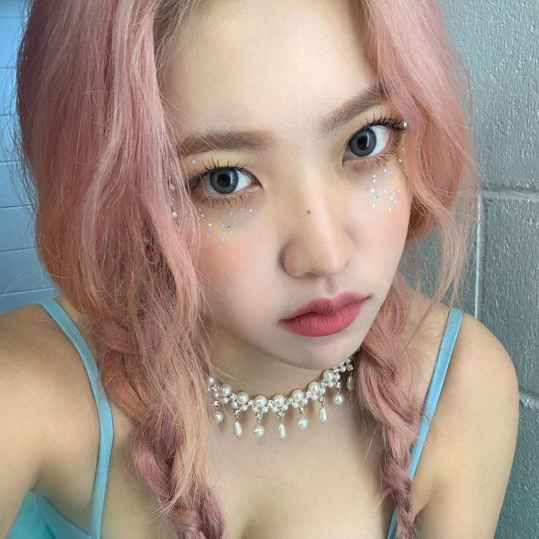 cuteyeripics's tweet photo. ⁎⁺˳✧༚ magical girl ⁎⁺˳✧༚ https://t.co/LgHBka9SrW