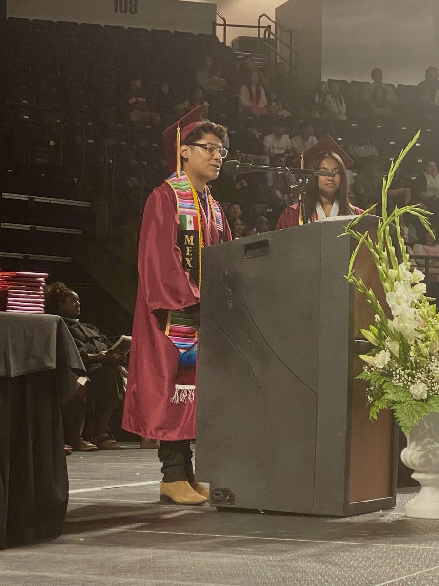 FWPS210's tweet photo. Congratulations, TJHS graduates! Off to new adventures and bright
futures. 🌟@TJHSRaiders #Classof2024 #RaiderGrad https://t.co/bDYPr7nYQ5