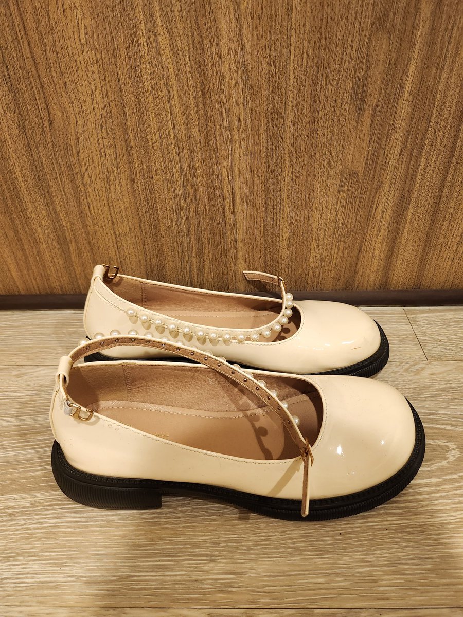 hidabuble's tweet photo. ส่งต่อบูท HM ไซส์ 38,39 900- /2.ส่งต่อลาบอท ไซส์ 39 500- ราคารวมส่ง เดมพต.คับ #��่งต่อเสื้อผ้ามือสองสภาพดีราคาถูก #ส่งต่อรองเท้ามือสอง #ส่งต่อรองเท้า #ส่งต่อรองเท้าแบรนด์เนม https://t.co/iaZ33umsRx