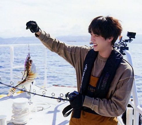 hyunglinestream's tweet photo. β±οΈ| π πππππ ππ πππ
Jin e sua paixΓ£o por pesca π
Uma mini thread
02 UNTIL JIN RETURNS
#02DaysToMeetJin
#WaitingForTheAstronaut
#SpringToJinfinity
#Dear_Jin_from_ARMY
#λ°©νμλ
λ¨μ§ #JIN https://t.co/mtC280SOWs
