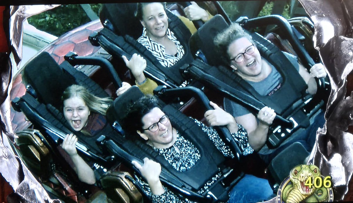 Onze jeugdleden en opleidingscommissie zijn gisteren naar de Efteling geweest. Zowel jong en oud hebben genoten van een fantastische dag. Foto’s zijn te bekijken via 

helmondsmuziekcorps.nl/foto-video/hmc…