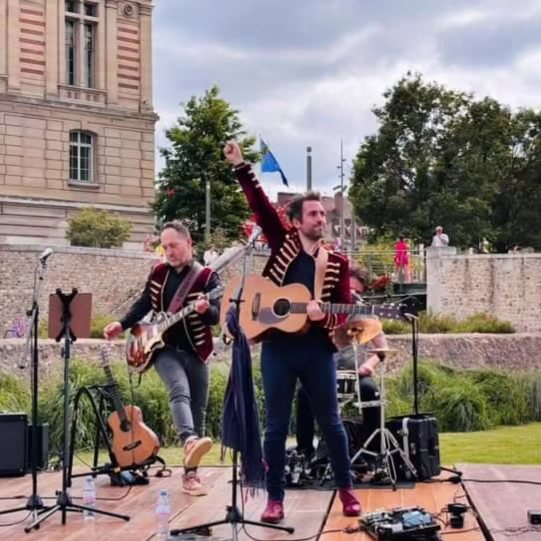 arthedone's tweet photo. Super moment à Évreux hier pour l'évènement "Envie de bouger le samedi".

Merci @VilleEvreux 

📸 Marco Basse #EDBS https://t.co/qIRlRJDcTY