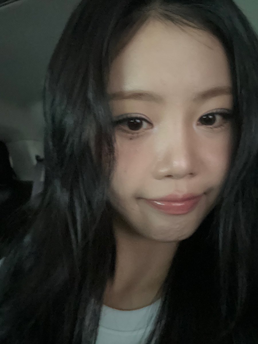 ☆

happy sunday, fiends ~ i’ll be off for my weekly d&amp;d soon, so don’t miss me too much while i’m fighting in the underdark 🤭