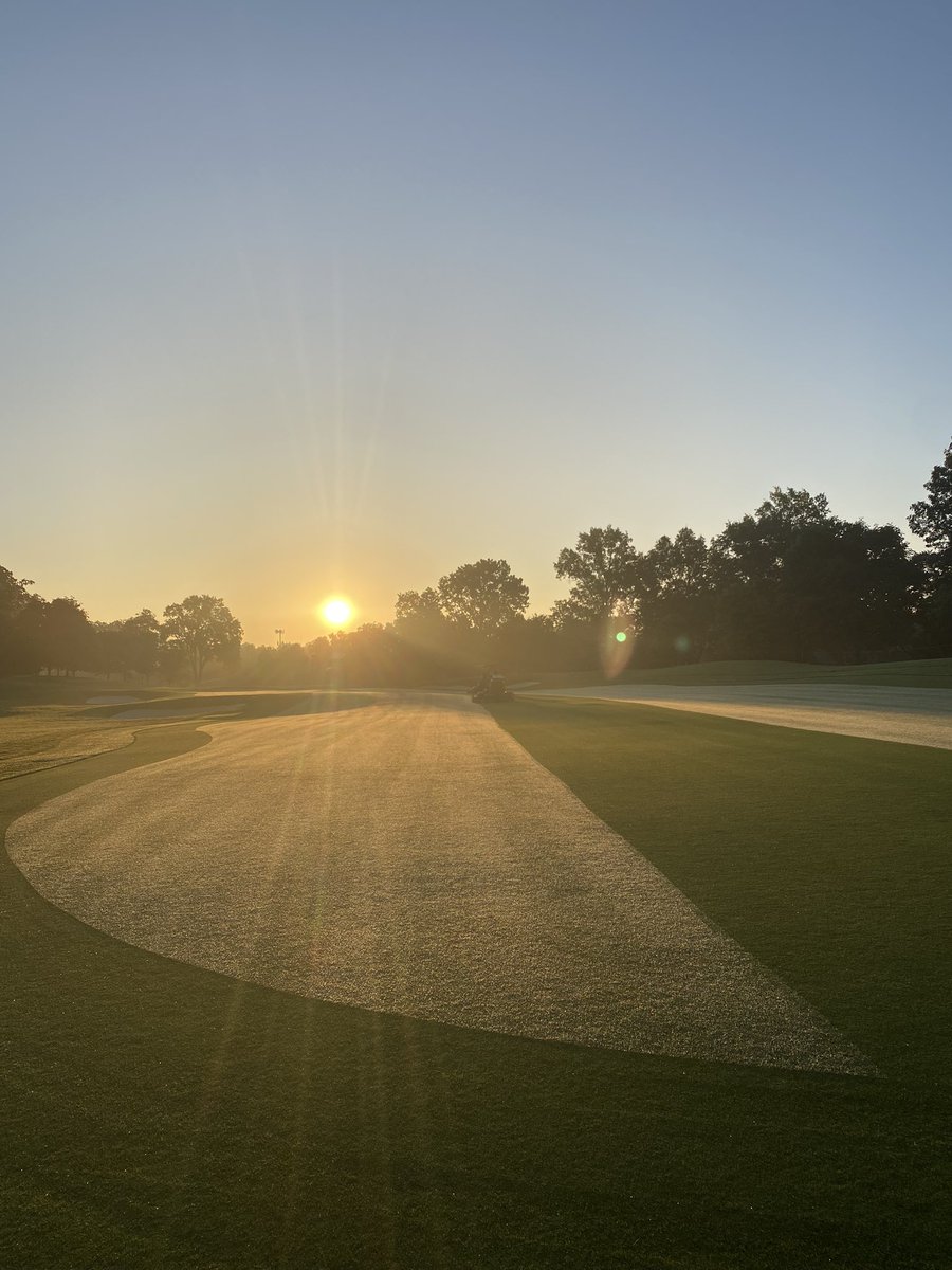 BenkwittTurf's tweet photo. What an amazing week at Muirfield Village for #TheMemorial. @chadmark614 and his team had this course dialed in. Thank you for letting me be apart of this experience! https://t.co/MwXlO8h5bm