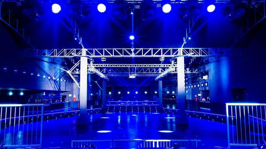 BTRSpain's tweet photo. Buenos días Rushers!!!

Hoy el tour de @bigtimerush hace parada en Milán, en la sala Fabrique!!! 

Ya falta menos para nuestro ansiado sábado!! https://t.co/Dv4KvVgXKs