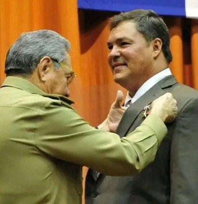 Muchas felicidades en su cumpleaños, la Patria os contempla orgullosa. Un abrazo desde #SanctipíritusEnMarcha #HonrarHonra <a href="/Barbara78904587/">BarbaraRojas</a> <a href="/LiannaMartnez/">Lianna Martínez</a> <a href="/dianellapp/">dianellapp</a> <a href="/EscobarNirma/">Nirma Escobar Cabrera</a> <a href="/MTrigueroCruz/">Modesto Triguero Cruz</a> <a href="/pelaez13331/">Olga Pelaez</a>