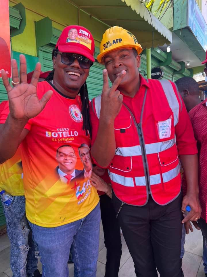 PedroBotelloRD's tweet photo. Nuestra organización política, el @PartidoPRSC, en el pasado torneo electoral toco fondo y aun así con todas las adversidades de nuestros contrarios y aliados pudimos retener el # 5 en la boleta electoral. Somos un sentimiento nacional que debe ser relanzado para nuevas batallas. https://t.co/BGUUYk0gwY