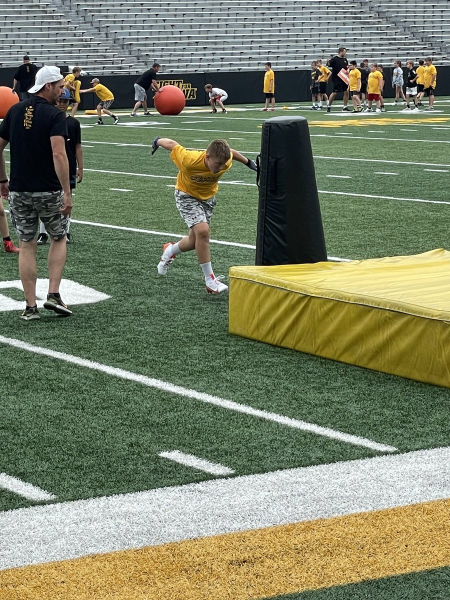 WilliamBadgley's tweet photo. Liam had a blast at Hawkeye football camp yesterday. #HawkHawkHawk https://t.co/dycaxl6ZU1