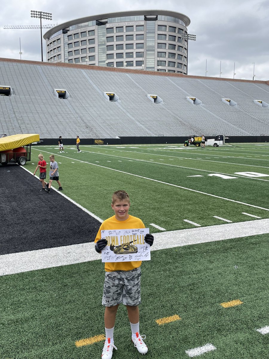 WilliamBadgley's tweet photo. Liam had a blast at Hawkeye football camp yesterday. #HawkHawkHawk https://t.co/dycaxl6ZU1