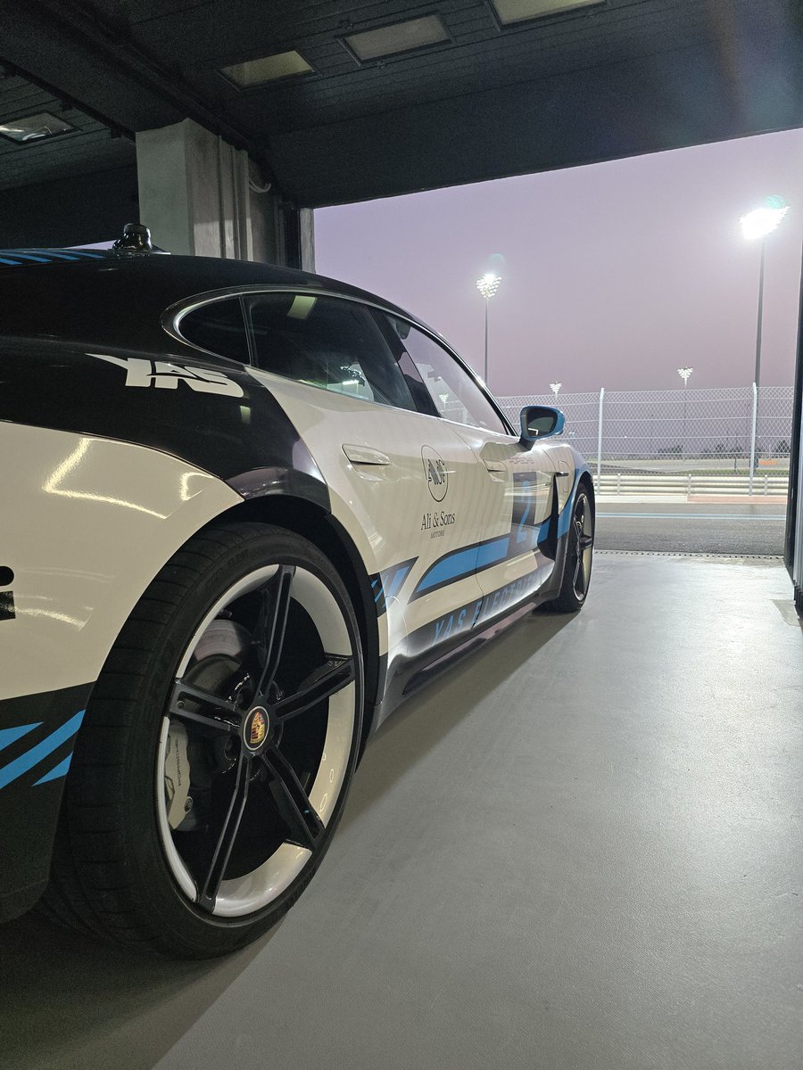 evanposocco's tweet photo. Coming to a Forumla 1 track near you 🏎🏁 #DriveYas https://t.co/AGNfZ27EAH