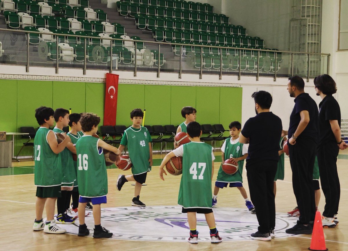 OGM_Ormanspor's tweet photo. 📷 | Seçmelerimizin ikinci gününde katılım gösteren tüm sporcularımıza ve değerli ailelerine teşekkür ederiz.💚🤍@ogmormansporaltyapi #ogmormanspor #altyapiakademi https://t.co/xNnMHSSF0T