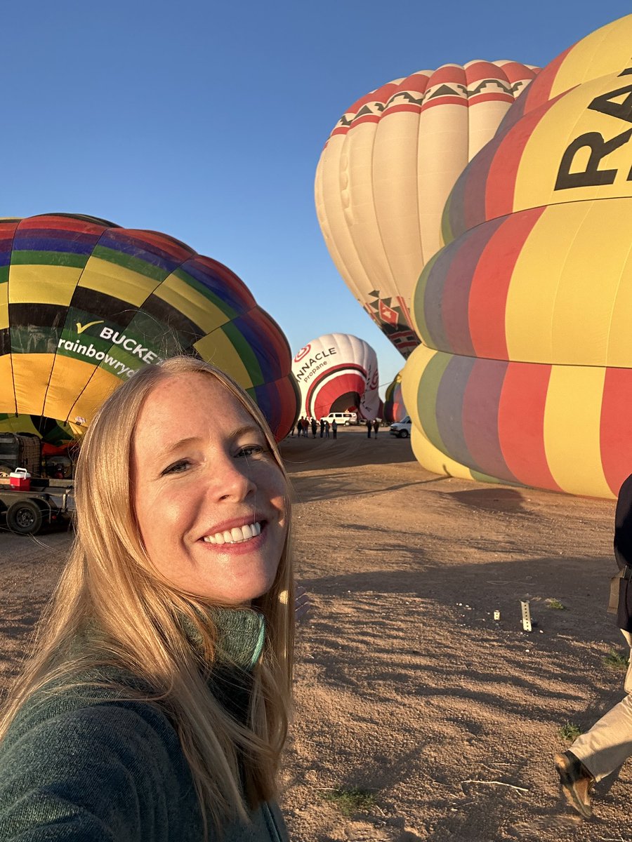 DarleyNewman's tweet photo. Truly #bucketlist! Watch the latest video and check out these photos from hot air ballooning in #Albuquerque. They even had a bucket list balloon! ๐๐โค๏ธ https://t.co/kx4bPqcOvd
#NewMexico #TrueABQ #nmtwdabq #hotairballoon https://t.co/M8MYTQNo6Q