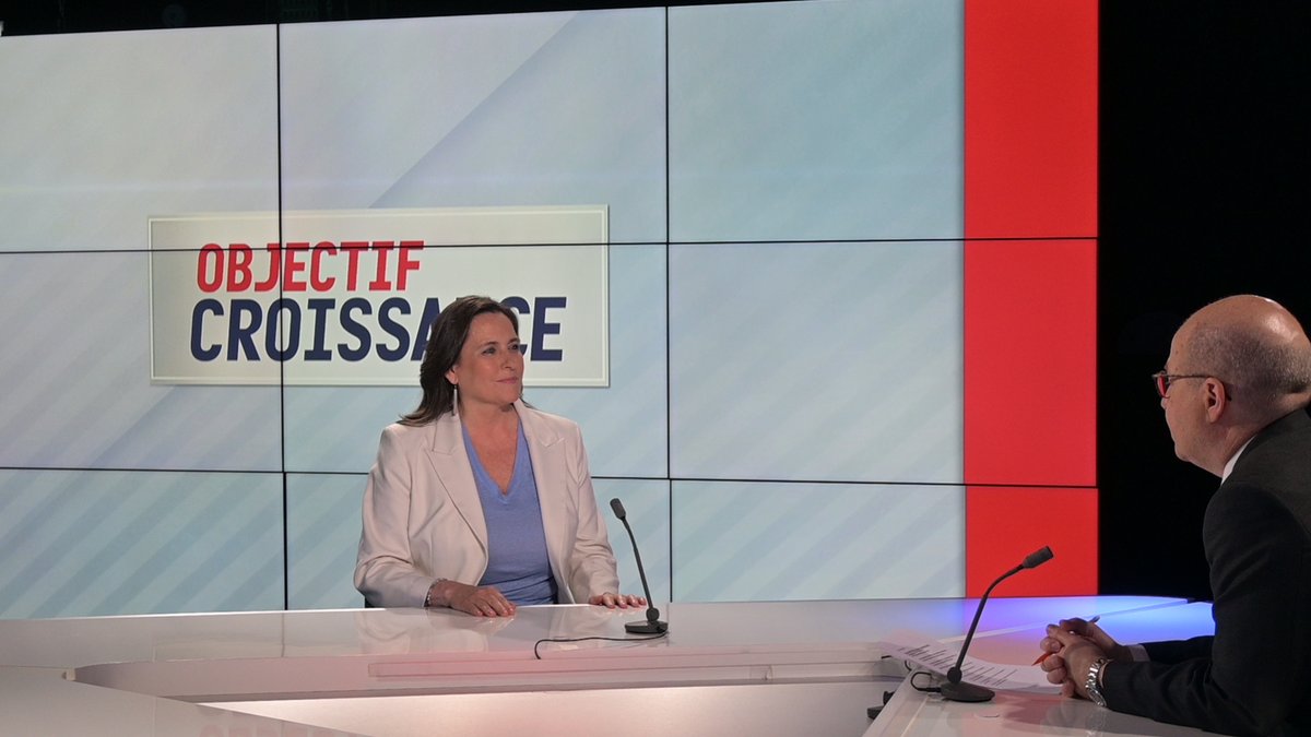 sciencegraphiks's tweet photo. Merci à Vincent Touraine, Lucas Landreau, Carla Saint-Martin et Alice ERNULT, pour l’accueil et l’encadrement professionnel sur le plateau de @bfmbusiness TV: Ojectif croissance. Une belle expérience et l’opportunité de présenter @sciencegraphiks (Scientific Infographics). https://t.co/ZWDsOsY25F