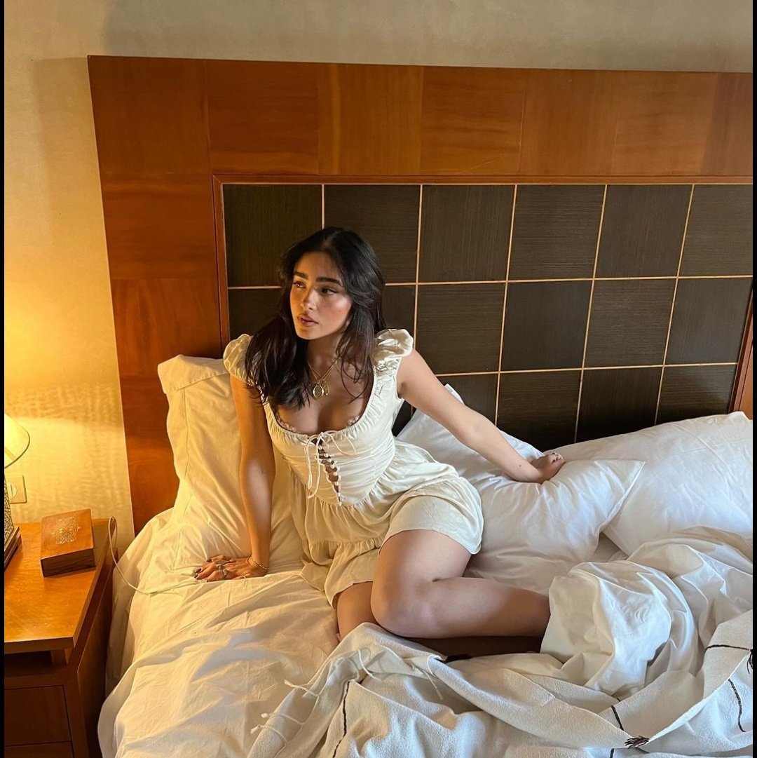 ᅟ
ᅟ
      
      ᅟᅟᅟ     #𝐒𝐞𝐝𝐮𝐜𝐭𝐢𝐯𝐞𝐒𝐮𝐧𝐝𝐚𝐲
ᅟ
ᅟᅟㅤ