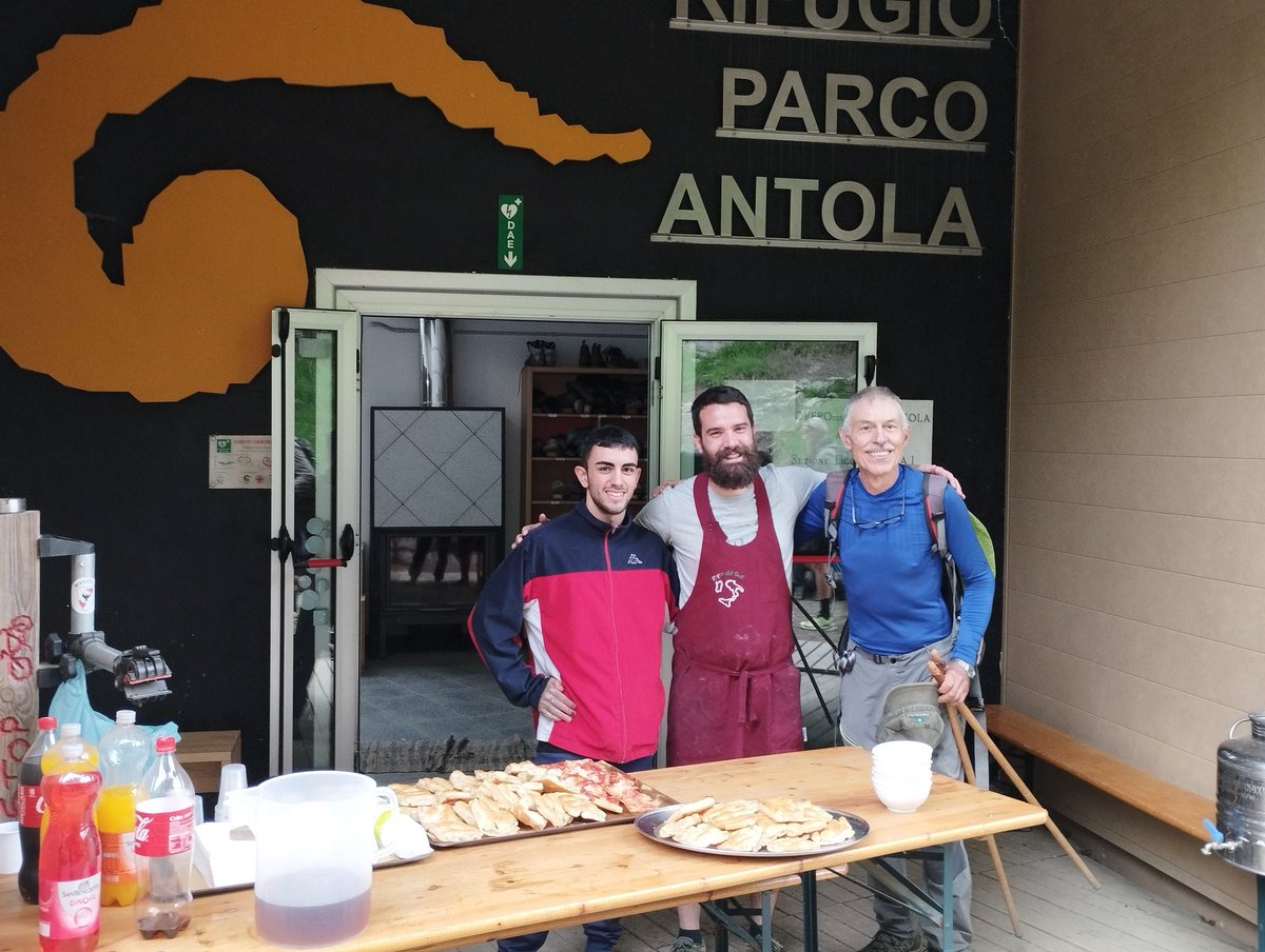 robertocosta_ge's tweet photo. Oggi ho percorso la 20^ #Rigantoca, marcia non competitiva Righi-Antola-Caprile organizzata dal @CAI150 #Sampierdarena in collaborazione  con @ComunediGenova e @parcoantola in buona parte nel territorio di @ValliAntola. #lamialiguria  a piedi è più bella https://t.co/sSXiBFYROl