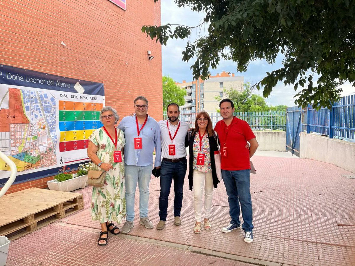 PSOEValdemoro's tweet photo. Hoy, los colegios de  #Valdemoro se han transformado en centros de votación, acogiendo a ciudadanos comprometidos que ejercen su derecho al voto. 
Vota con la zurda.
#9Junio #VotaPSOE #MasTeresa https://t.co/JksVWD6nZ4