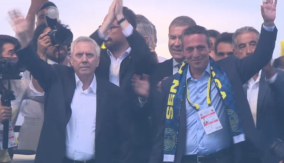GURUR DOLU BİR GÜN!

KAZANAN FENERBAHÇE OLDU! 🟡🔵🙌