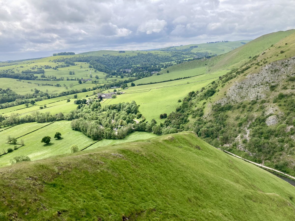 SenseSimon's tweet photo. In God’s country x #Derbyshire #ThorpeCloud https://t.co/J7M5uO51Mr
