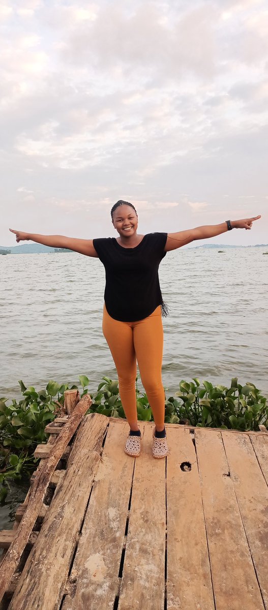 MollyItono's tweet photo. Feeling free and embracing the beauty of nature! 🌊✨ #NatureLover #JoyfulMoments #Waterfront" https://t.co/DLfG56LBqB