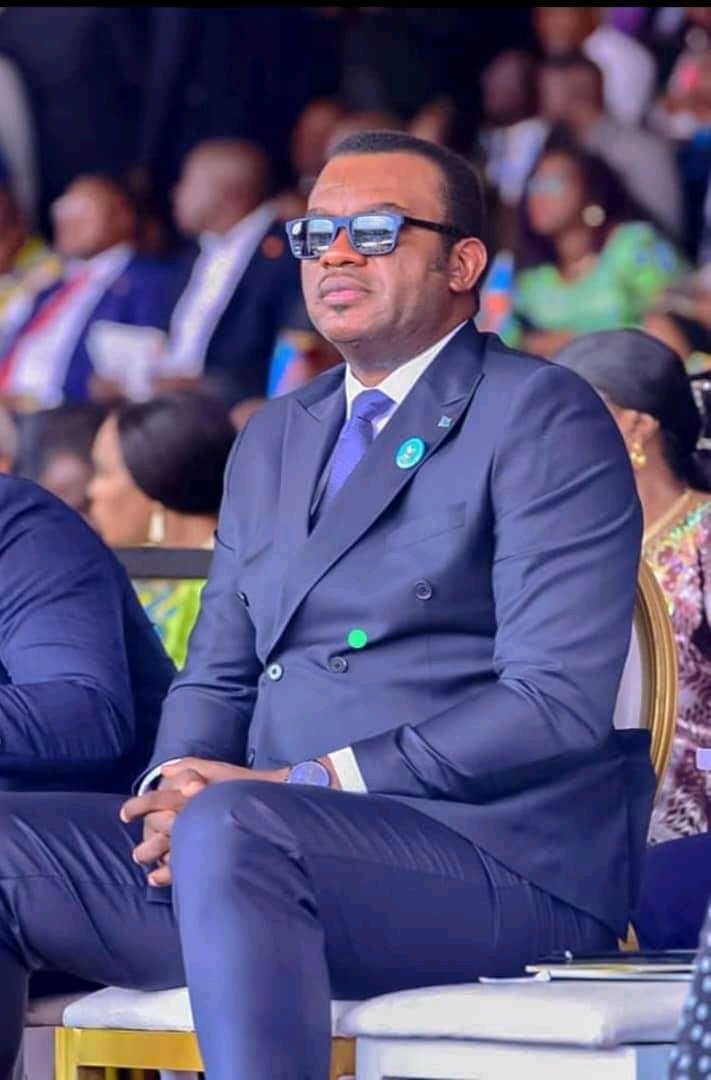 KiayaExpert's tweet photo. "Il a plu au président de la République, son excellence Felix Antoine TSHISEKEDI TSHILOMBO, chef de l'État et à la première ministre, madame Judith TULUKA SUMWINA de me reconduire au poste du Vpm, Ministre de la Fonction Publique au sein du gouvernement.@LihauEbua https://t.co/Xo0YNB3lNJ