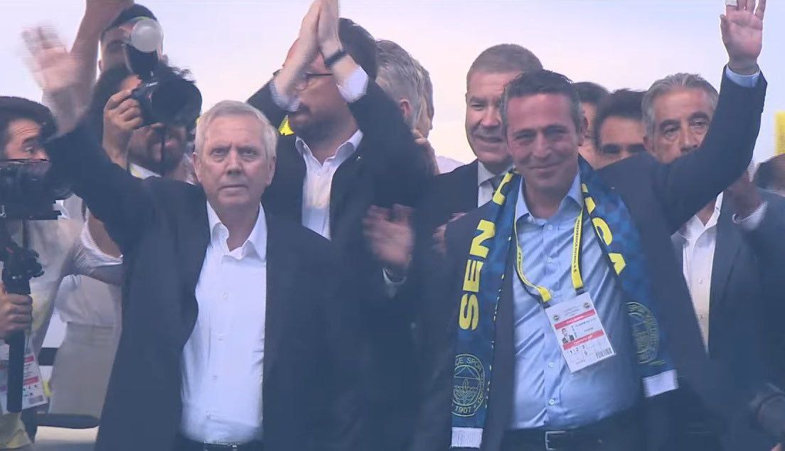 ActiveSportr's tweet photo. Aziz Yıldırım:

“Ali Koç ve yanındaki arkadaşlar bu sezon Fenerbahçe’yi şampiyon yapacak. Biz de elimizden gelen desteği vereceğiz.” https://t.co/Sp55C3cKgL