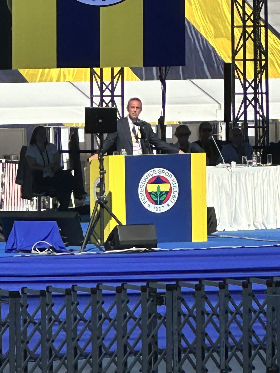 ferit yücel ergün (@feritycelergn) on Twitter photo Başkanımız Ali Koç geçmiş dönemin acısını çıkarmaya, futbol branşını hakettiği noktaya getirmeye kararlı.Bunun için de hangi şer odakları ile kavga edilecekse,hangi arı kovanına çomak sokulacaksa gereğini yapmaya kararlı.HER ZAMAN HER YERDE EN BÜYÜK FENER! <a href="/Fenerbahce/">Fenerbahçe SK</a> Başkanımız Ali Koç geçmiş dönemin acısını çıkarmaya, futbol branşını hakettiği noktaya getirmeye kararlı.Bunun için de hangi şer odakları ile kavga edilecekse,hangi arı kovanına çomak sokulacaksa gereğini yapmaya kararlı.HER ZAMAN HER YERDE EN BÜYÜK FENER! <a href="/Fenerbahce/">Fenerbahçe SK</a>