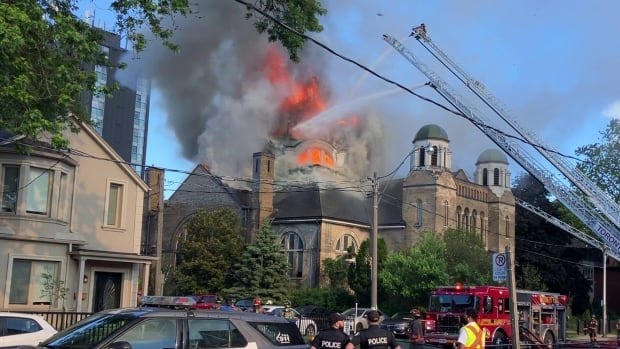 KirkLubimov's tweet photo. Another church is burned down in Canada.

This is the historic St. Anne's Angelican Church in Little Portugal in Toronto.

The church was built in 1907-1908 and a designated National Historic Site.

That's around 100 churches burned down or vandalized in Canada now to silence by the Libral gov.