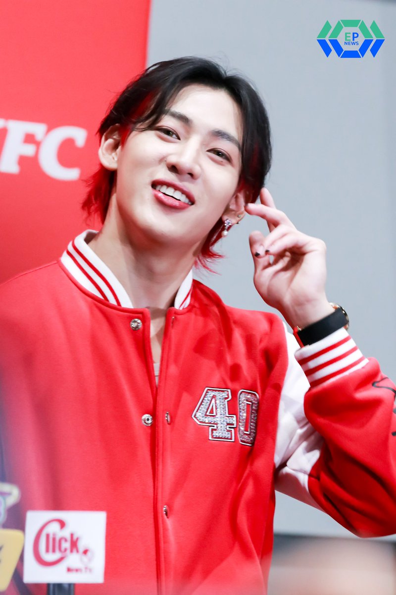 BoonjitKanda's tweet photo. ขอคนละ1รี พาแท็คทะลุ 1M ให้แบม

BAMBAM AT KENTUCKY TOWN
#KFCxBamBam
#FriendofKFCThailand
#BamBam #뱀뱀 @BamBam1A https://t.co/F7rh9DKSnW