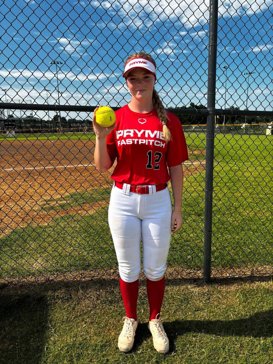 Erin40803371's tweet photo. Had a great day at the Tulsa Elite summer invite yesterday going 3/4 with 2 singles and a HR! 
BA .750 https://t.co/d4j3mH9Kj8