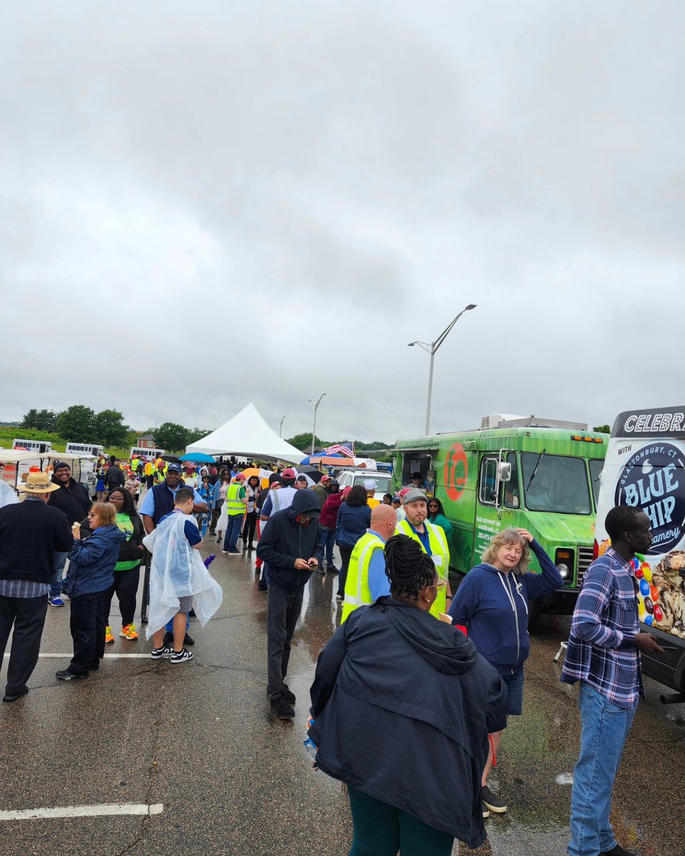 CTDOTOfficial's tweet photo. It was a great turnout at the 32nd Annual Statewide Bus Roadeo (despite the rain ๐ง), with face painting, food, music and more! We hope everyone enjoyed an entertaining day of competition and training!ย
ย
#CTDOT #Roadeo #Competition #CTTransit #ThingsToDo https://t.co/rqAA2ekmnj