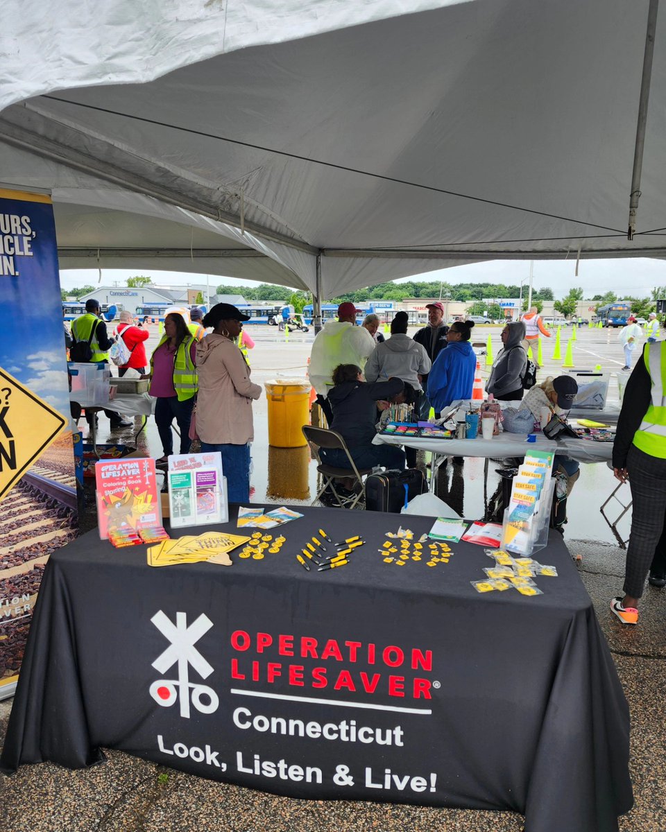 CTDOTOfficial's tweet photo. It was a great turnout at the 32nd Annual Statewide Bus Roadeo (despite the rain ๐ง), with face painting, food, music and more! We hope everyone enjoyed an entertaining day of competition and training!ย
ย
#CTDOT #Roadeo #Competition #CTTransit #ThingsToDo https://t.co/rqAA2ekmnj