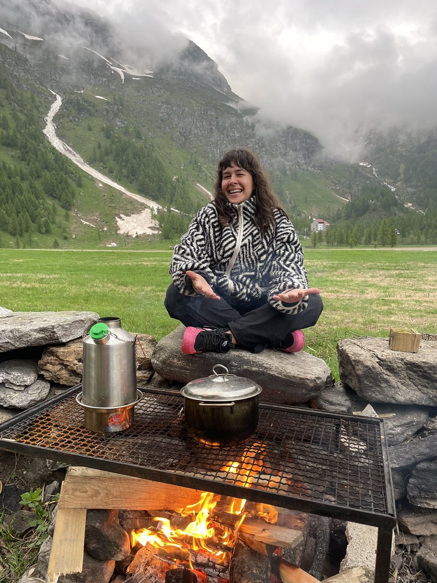 Building a new world is fun 🌱
#solarpunk camp