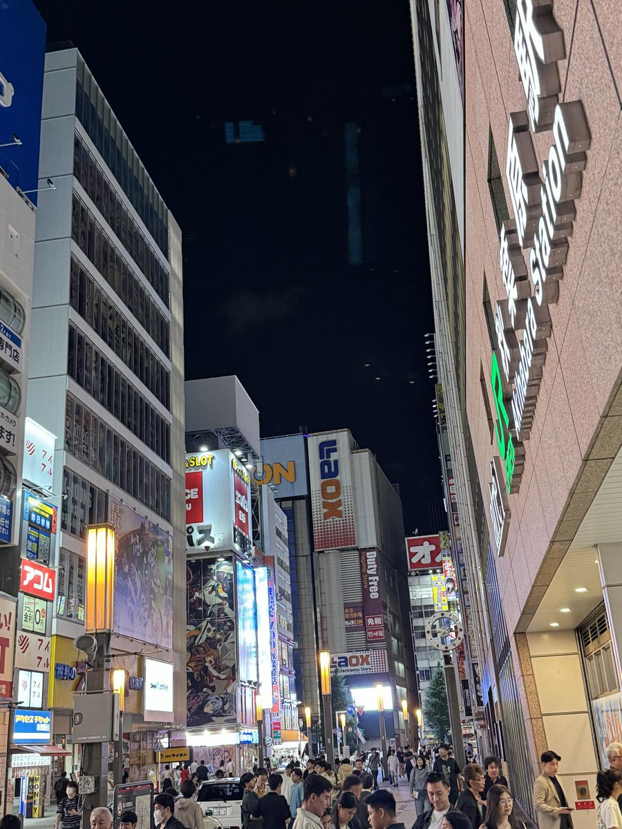Jilxon's tweet photo. Tokyo, Japan 🇯🇵 https://t.co/wzLOAjLUfr