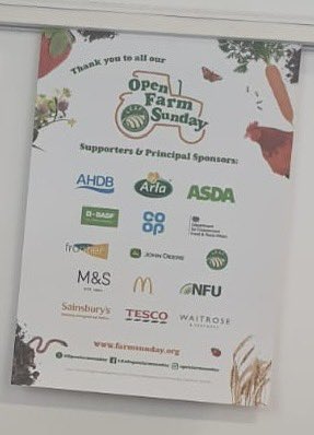 ifiemorP's tweet photo. A good &amp; productive today at Henfaes @openfarmSunday, @BangorUniversity research farm! @BUGeography on local food system and farmers wellbeing with @DrEifiona and @rebeccasljones . Raffle draw proceeds goes to the @dpjfoundation, &amp; winner goes home with the different Welsh produc https://t.co/SP2ek0zL6C