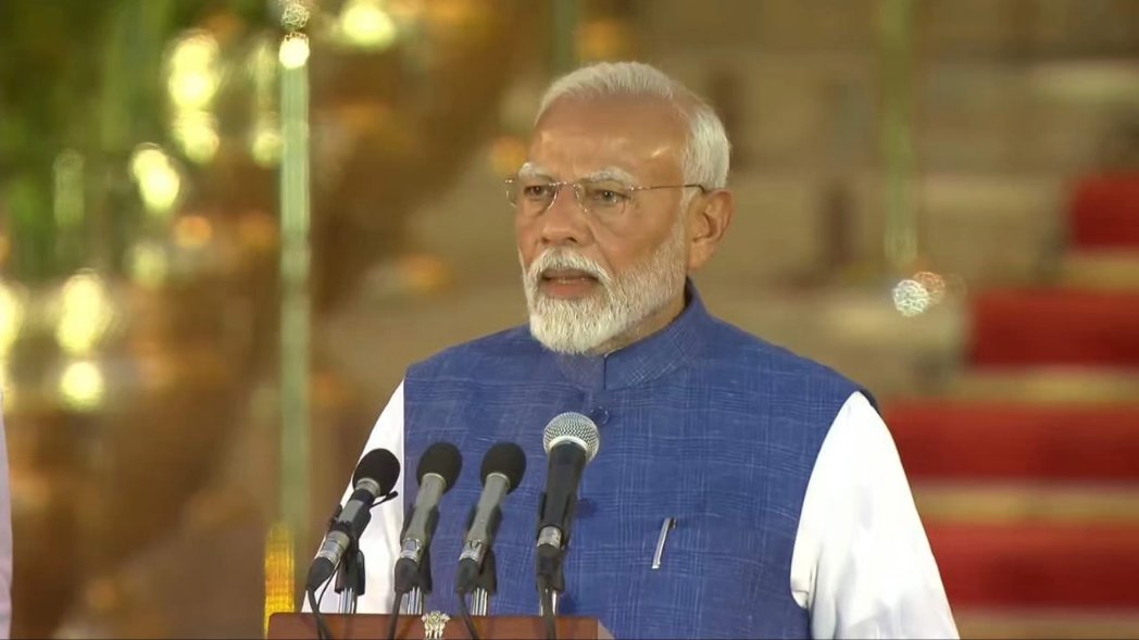 a_balua's tweet photo. मैं, नरेंद्र दामोदरदास मोदी…

इस कालजयी और ऐतिहासिक क्षण का साक्षी बनने का सुअवसर प्राप्त हुआ। केन्द्र में मोदी सरकार 3.O का पल गौरवान्वित करने वाला है।
आगामी असाधारण कार्यकाल के लिए मोदी सरकार को बहुत-बहुत शुभकामनाएँ। 

#ModiAgain @BJP4Bihar @samrat4bjp @narendramodi https://t.co/ROVp79d9hZ